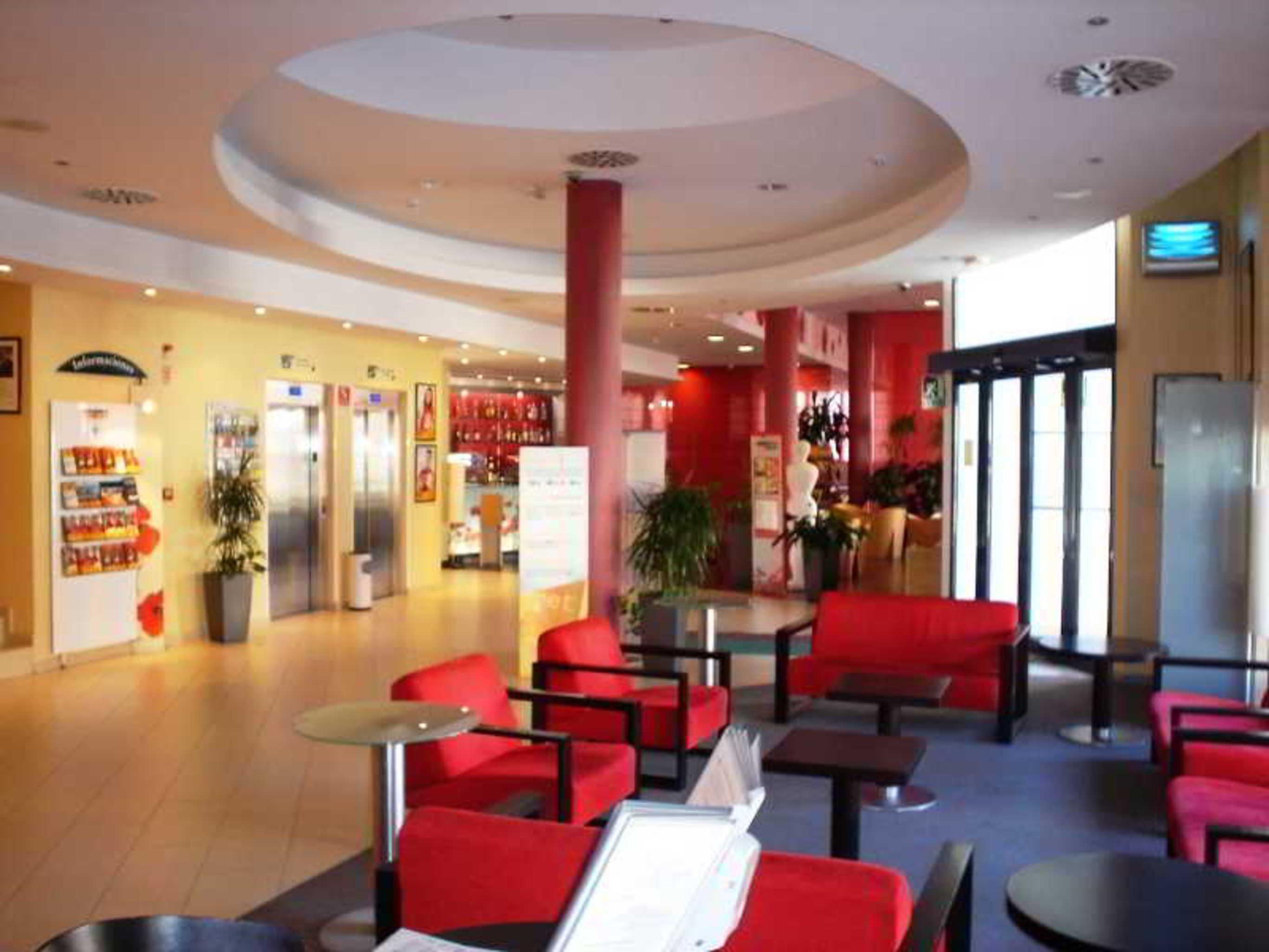 Ibis Malaga Centro Ciudad Hotel Buitenkant foto